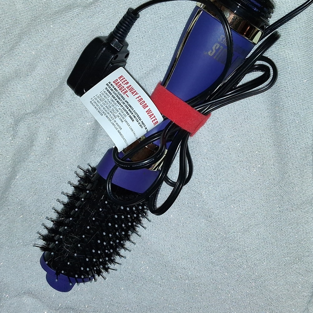 Hot Tools Signature Seris Hair Styling Brush - Picture 2 of 2